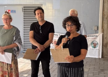 Mjekët holandezë protestojnë në solidaritet me kolegët e tyre palestinezë të vrarë nga Izraeli