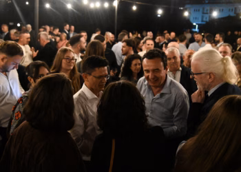 Kurti takon mërgimtarë: S’flasim më për ‘trurin që ikën’, por për zemrën që s’harron