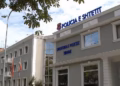 Dyshohet se qëlloi me shuplakë një fëmijë, nisin hetimet për edukatoren në Tiranë