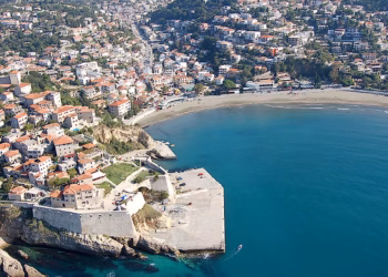 Disa kosovarë u sulmuan fizikisht në një hotel në Ulqin, reagon LD në Mal të Zi