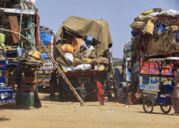 Autoritetet në Pakistan rinisin deportimet e 1.4 milionë refugjatëve afganë