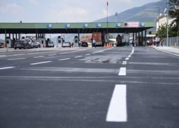 Arrestohet një person në Vërmicë pasi iu gjetën armë dhe municion në kamion