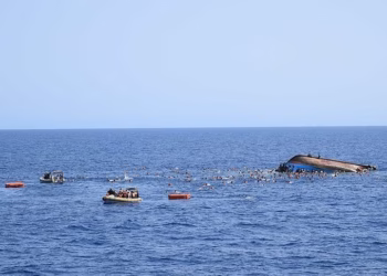 Dy anije me emigrantë përmbysen afër ishullit italian të Lampeduzës, 27 persona të vdekur