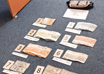 Qytetari dorëzon në polici 15 mijë euro pasi i kishte gjetur në rrugë