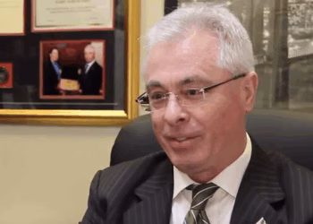 Harry Bajraktari: Mos e shtyni Kosovën të bëhet një Bosnje tjetër