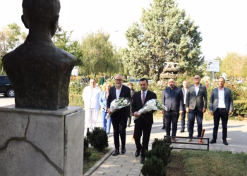 Basha nderon Shpëtim Robajn në 27-vjetorin e rënies