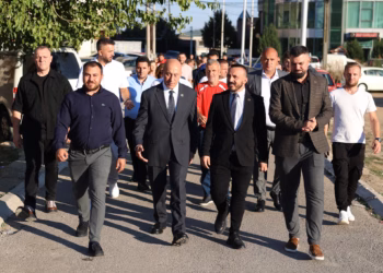 Haradinaj viziton Drenasin dhe Skenderajn, iu ofron mbështetje kandidatëve për kryetarë