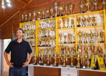 Ismaili i PDK-së premton mbështetje për klubet soportive