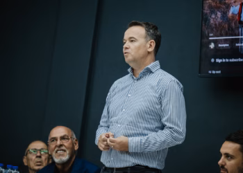 Peci prezanton projektet në fshatin Kçiq të Mitrovicës