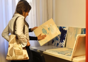 Shahini viziton Asociacionin Nacional për Autizëm