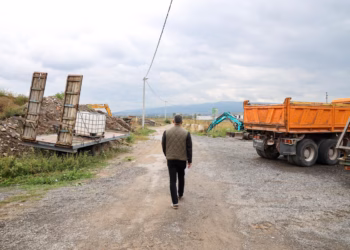 Tahiri premton ndërtimin e një ure të re mbi lumin Slinicë