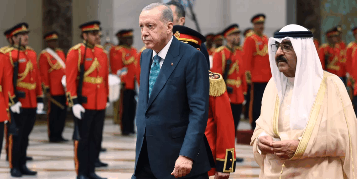 Erdogan në Kuvajt për vizitë zyrtare, nënshkruhen katër marrëveshje bashkëpunimi