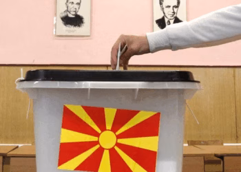Zgjedhjet lokale në Maqedoninë e Veriut, pjesëmarrja e votuesve deri në ora 13 është 20,16%