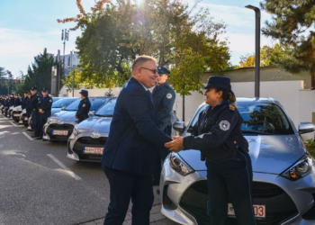 Hoxha ndan 19 vetura të reja hibride për policët e lagjes