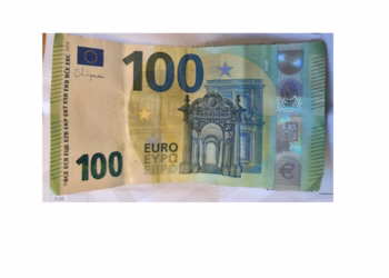 Tre të mitura dorëzojnë 100 euro në polici pasi i gjeten në sheshin e Kamenicës