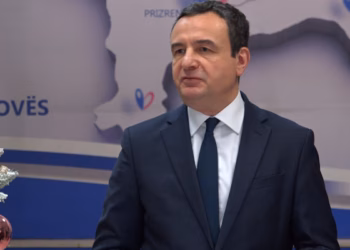 Kurti: Punëtorët e sektorit publik do ta marrin pagën e 13-të në fillim të vitit