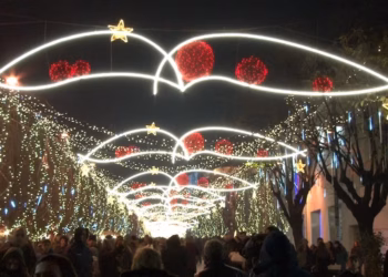 Sot ndizen dritat në sheshin “Zahir Pajaziti” në ora 21:00, marrin pjesë Përparim Rama e Lumir Abdixhiku