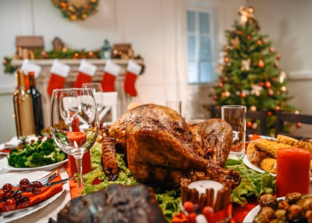 Sekreti për të shijuar ushqimin e festave pa e tepruar