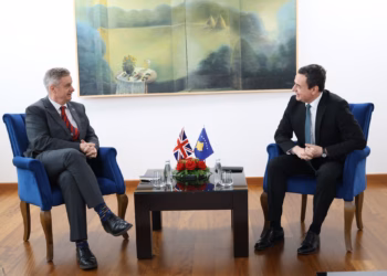 Kurti e Hargreaves flasin për rifillimin e procesit të dialogut mes Kosovës e Serbisë