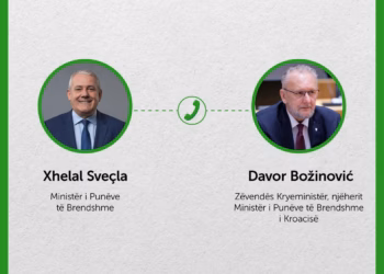 ​Pritjet e bashkatdhetarëve në pikat kufitare në Kroaci, Sveçla telefonon homologun e tij kroat