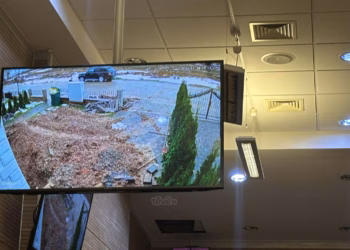 Nis administrimi i provave materiale në seancën ndaj të akuzuarve për vrasjen e Liridona Ademajt