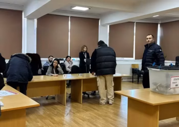 Kosova në zgjedhje pas bllokadës njëvjeçare