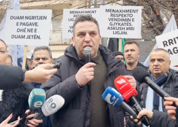 Protesta e punëtorëve të KEK-ut: Kërkohet rritje e pagave dhe përmirësim i kushteve të punës