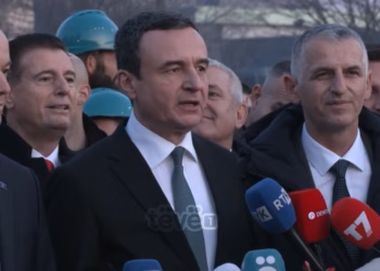 Përurohet ura e këmbësorëve mbi lumin Ibër, Kurti: Do të rrisë qarkullimin dhe lëvizshmërinë në Mitrovicë