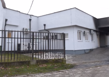 Arrestohet i dyshuari që i vuri flakën autoambulancës në Ratkoc, prokuroria nis hetimet