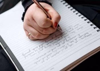 Universitetet irlandeze mund të rikthejnë testimet tradicionale për shkak të IA