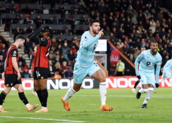 Momenti i Armando Brojës, ftohet si titullar te Burnley kundër Bournemouth