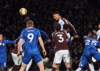 Aston Villa e ka përnjëmend, mposht Chelsean dhe mbetet hije e ekipeve të para