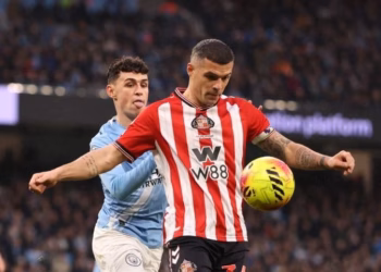 City pa problem ndaj Xhakës e Sunderlandit, i afrohet në dy pikë kreut