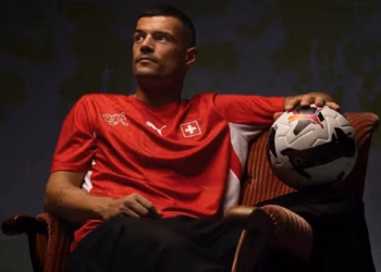 Me Xhakën si imazh kryesor, Zvicra prezanton fanellat e Botërorit 2026