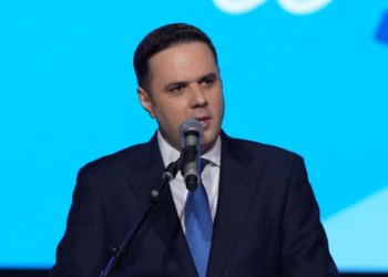 Abdixhiku: Nëse marr mandatin e kryeministrit, do t’i shërbej vendit me dinjitet