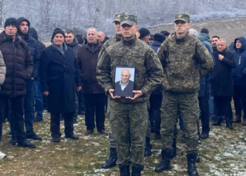 Gucati: Mungesa e Calit në varrimin e babait të tij rëndon dhimbjen e familjes Mustafa