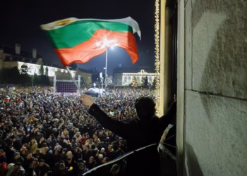 Qeverisa e Bullgarisë jep dorëheqje pas protestave masive