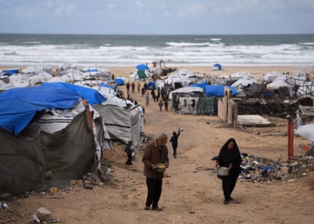 Sulmet izraelite vazhdojnë në Gaza ndërsa Trump pret Netanyahun në SHBA