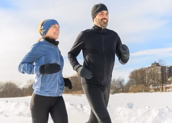 Ushtrimet e mëngjesit apo të mbrëmjes, cila është më e mirë për gjumë dhe energji?