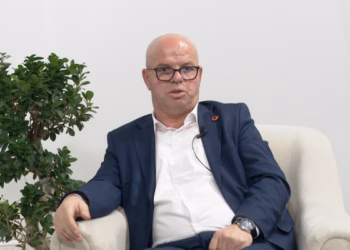 Latifi: Mund të ketë skenarë për ta larguar AAK-në nga parlamenti, por pragu nuk është çështje debati