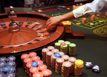 Gjashtë persona arrestohen në Brezovicë për lojëra fati, njëri kapet me marihuanë