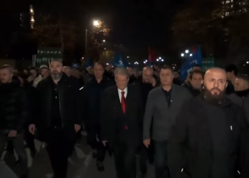 Nis protesta e opozitës para Kryeministrisë në Shqipëri
