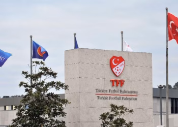 Skandali i basteve në futbollin turk, arrestohet kapiteni i Fenerbahces dhe mbrojtësi i Galatasarayt! Luajtën ekipin e tyre në skedina