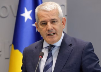 Sveçla dorëzon çelësat e objektit të ri të Agjencionit të Regjistrimit Civil në Ferizaj