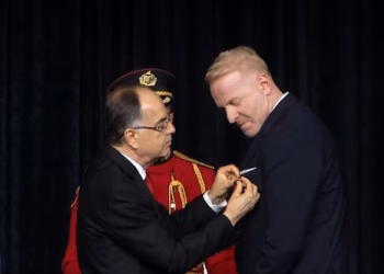 Igli Tare nderohet me titullin “Kalorës i Urdhrit të Skënderbeut”