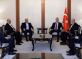 Ministri i Jashtëm turk takohet me delegacionin e Hamasit për të diskutuar situatën në Gaza