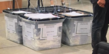 Zgjedhjet parlamentare: Përfundon procesi i votimit në 25 përfaqësi diplomatike, votuan 81.29%