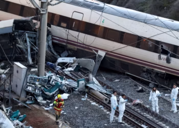 Përplasja vdekjeprurëse e trenave në Spanjë: Hetimi zbulon çarje në shina