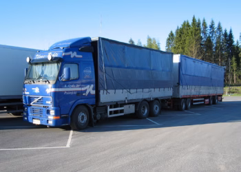 Ndërpritet qarkullimi i kamionëve në pikat kufitare me Serbinë dhe Maqedoninë e Veriut