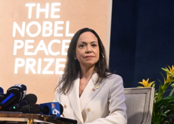 Instituti Nobel thotë se fituesja  venezueliane Machado nuk ka të drejtë t’ia ndajë Çmimin e Paqes Trumpit